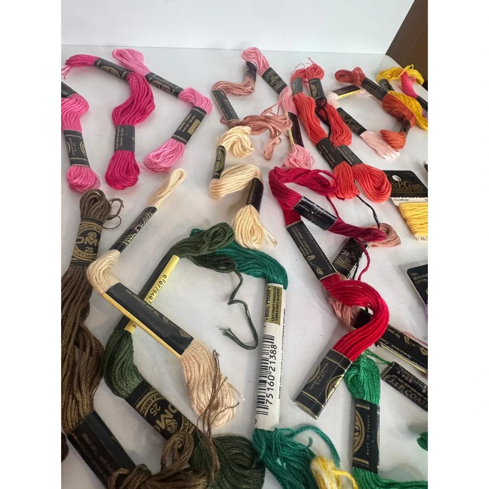 Huge Vintage Cross Stitch Embroidery Floss Lot‎ DMC J P Coats 90 Pieces Mixed